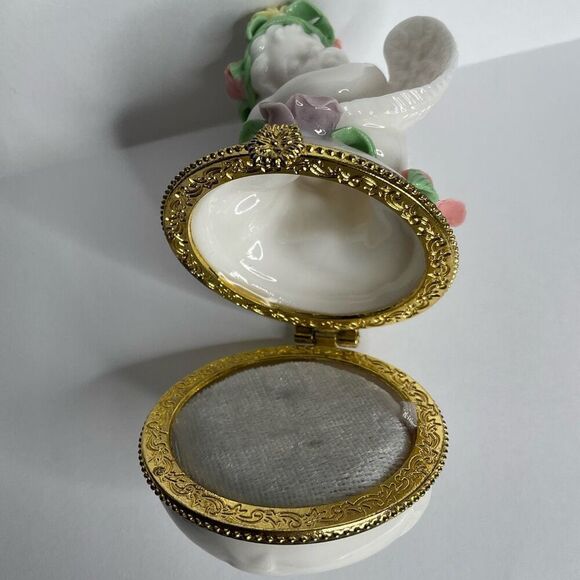 Lovely White Ceramic Cherub Angel Hinged Trinket Box w/ Pink Roses Flower Crown - Picture 5 of 13